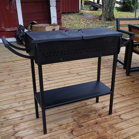 Grill-with-extended-cover-3